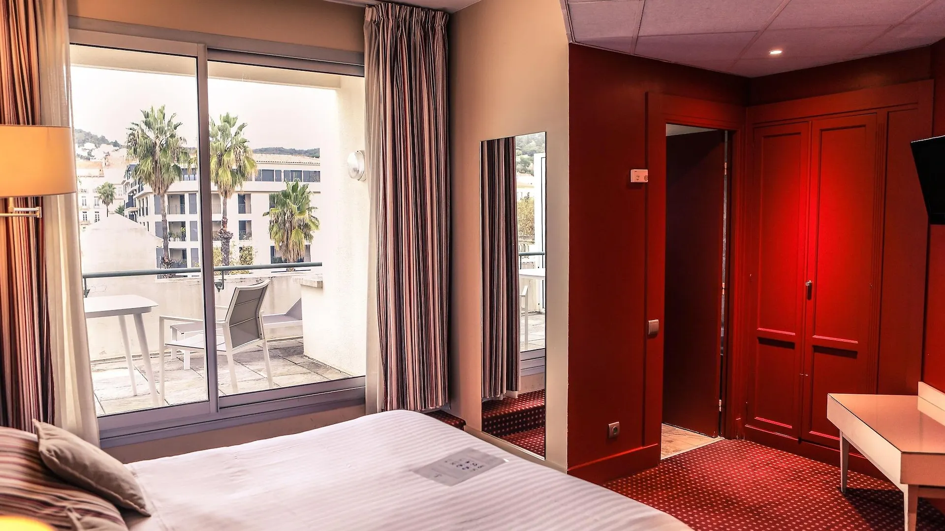 הייר Casino Hotel Des Palmiers צרפת