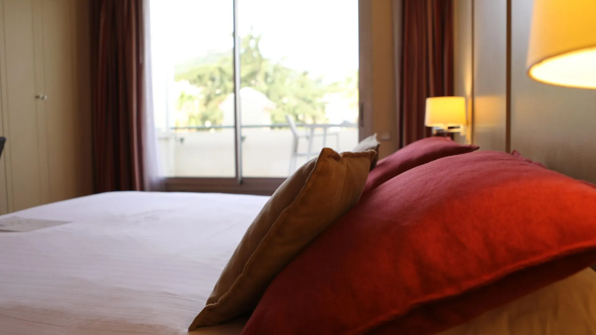 הייר Casino Hotel Des Palmiers 4*,