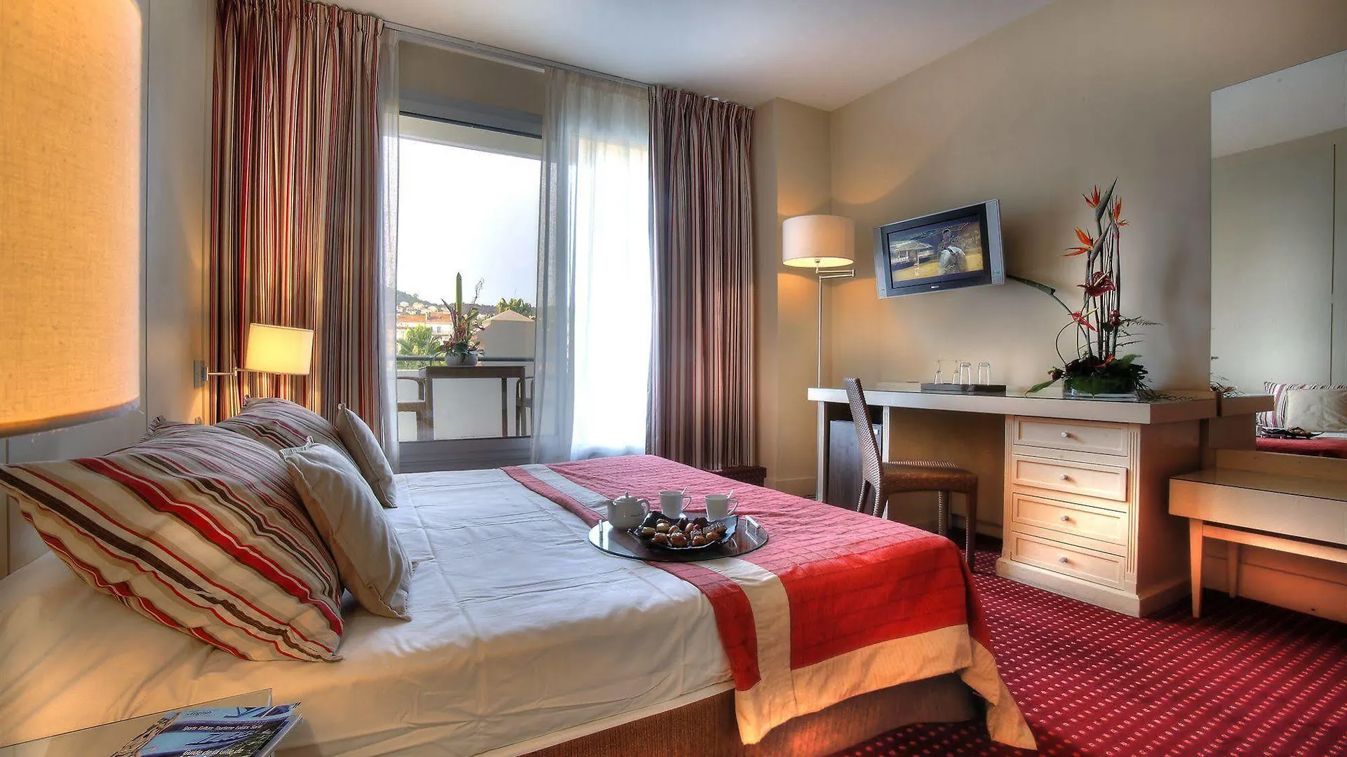 הייר Casino Hotel Des Palmiers 4*,  צרפת