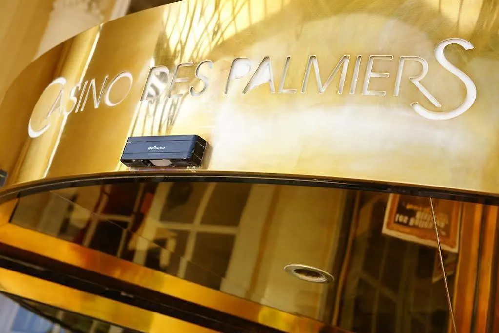 הייר Casino Hotel Des Palmiers