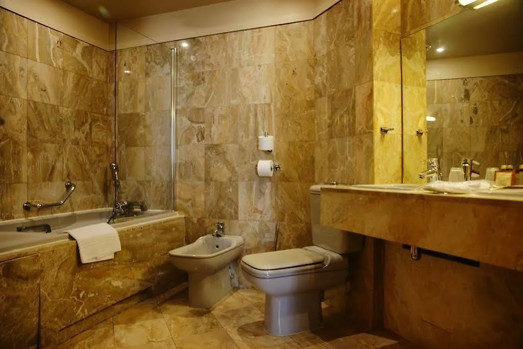הייר Casino Hotel Des Palmiers